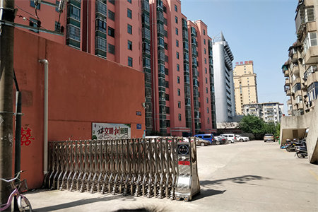 东原学校附近中顺花园2室2厅1卫49万95m2中档装修出售